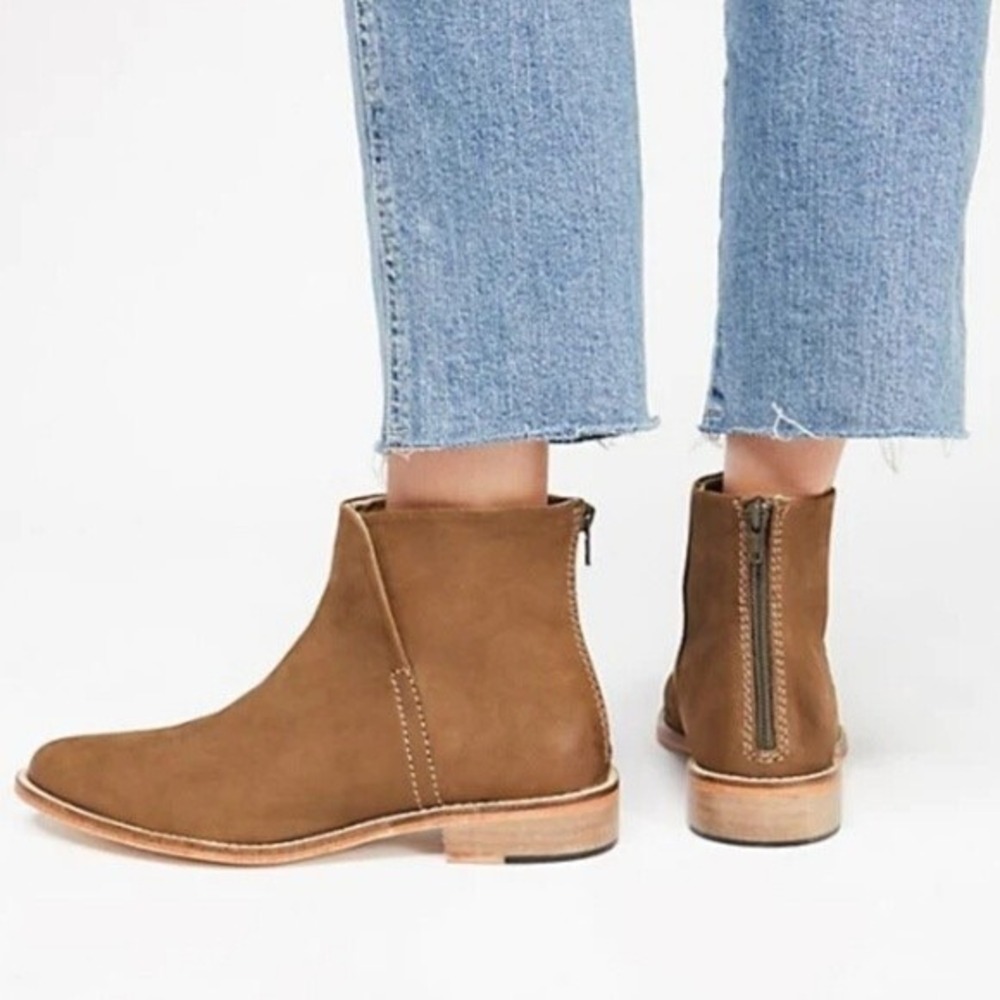 Free People Women's Century Ankle‎ Boots Flat Brown Suede Leather- Size 9.5